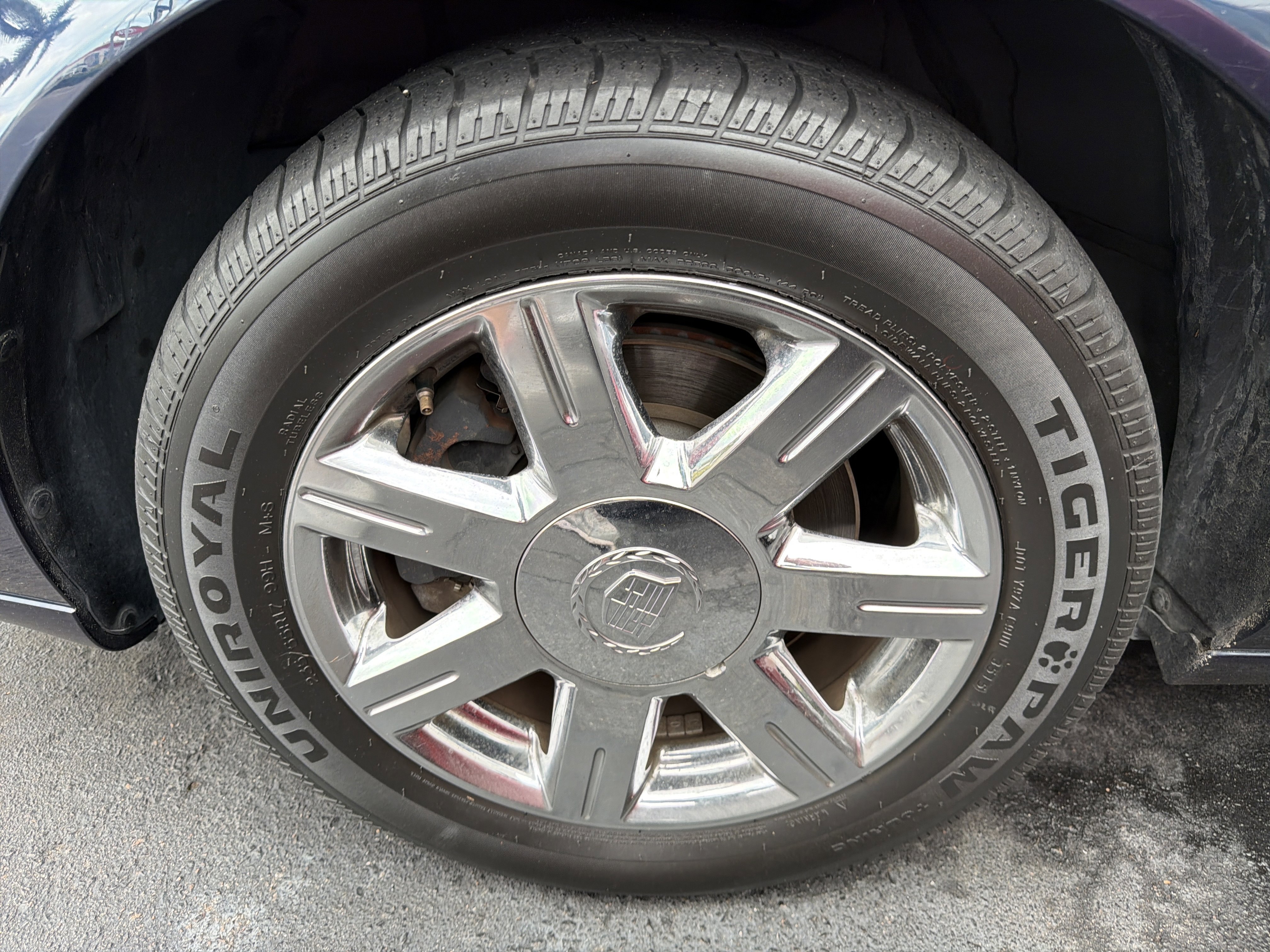 Used 2007 Cadillac DTS Luxury I w/ Sun And Sound Package image 4