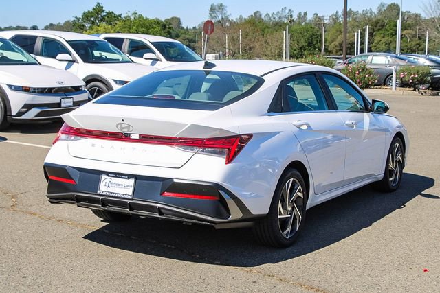 New 2025 Hyundai Elantra SEL image 5