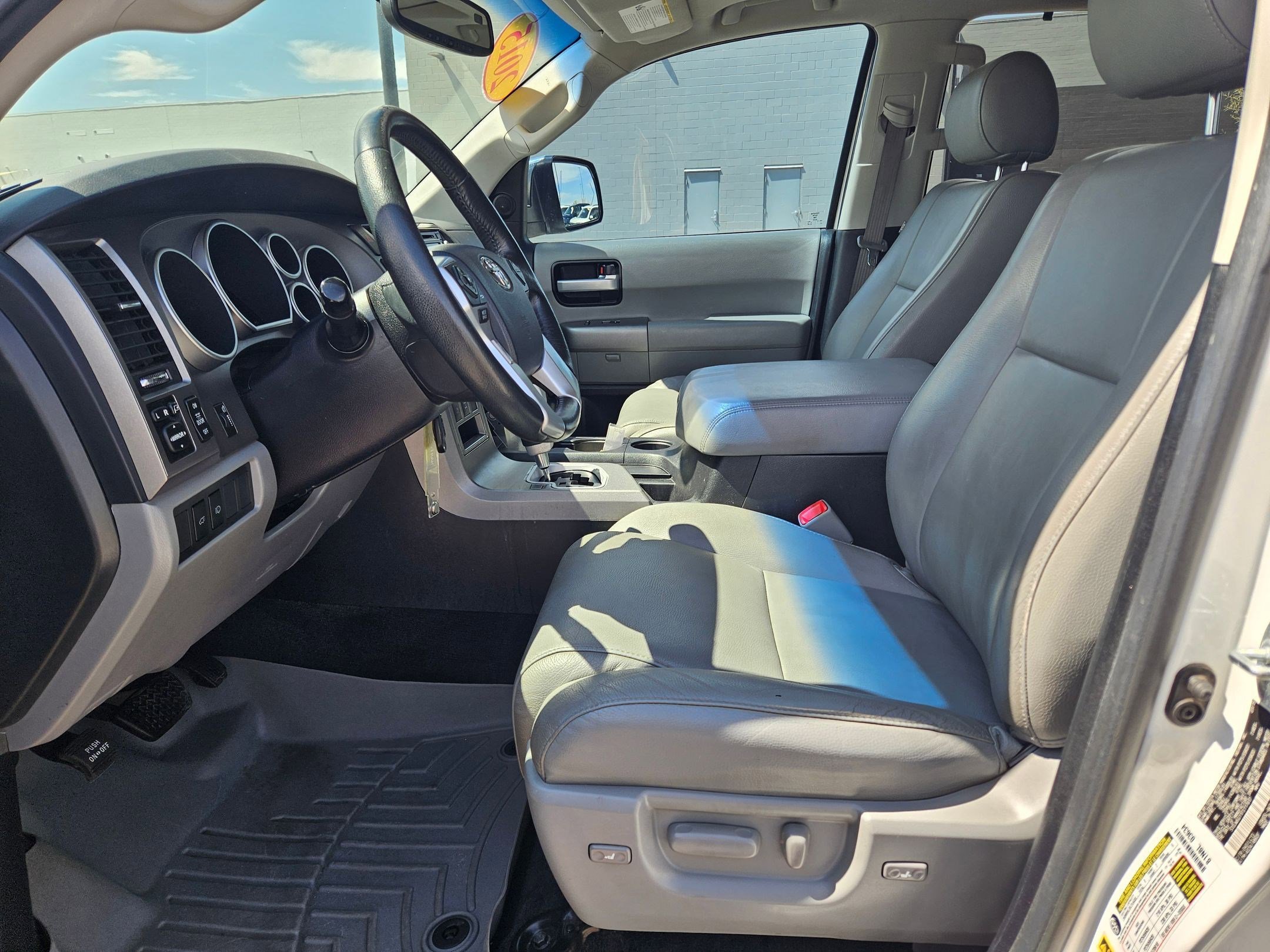 Used 2015 Toyota Sequoia Limited AWD/4WD image 17