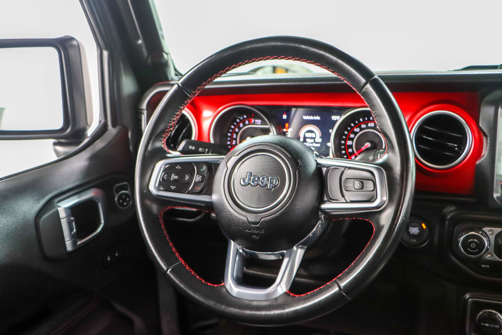 Used 2021 Jeep Gladiator Rubicon image 12