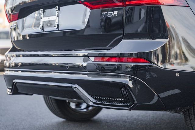 New 2026 Volvo XC60 T8 Plus w/ Protection Package Premier image 8