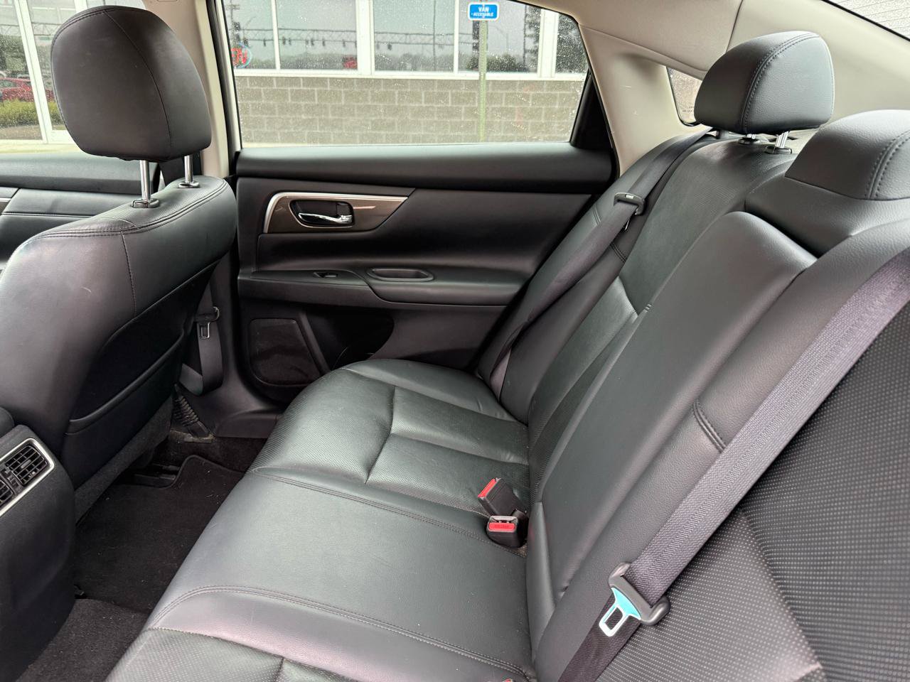 Used 2015 Nissan Altima 2.5 SL w/ Moonroof Package FWD image 10