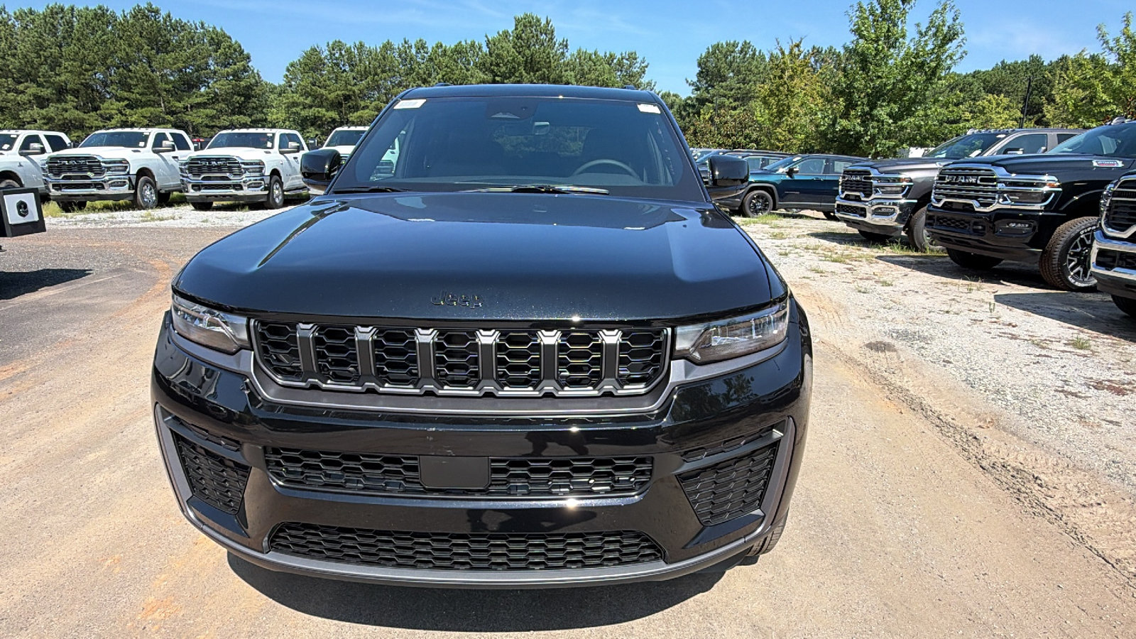 New 2026 Jeep Grand Cherokee Altitude AWD/4WD image 3