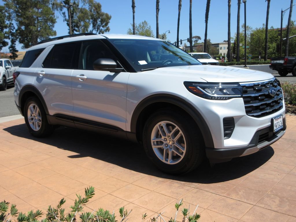 Certified 2026 Ford Explorer Active RWD image 6