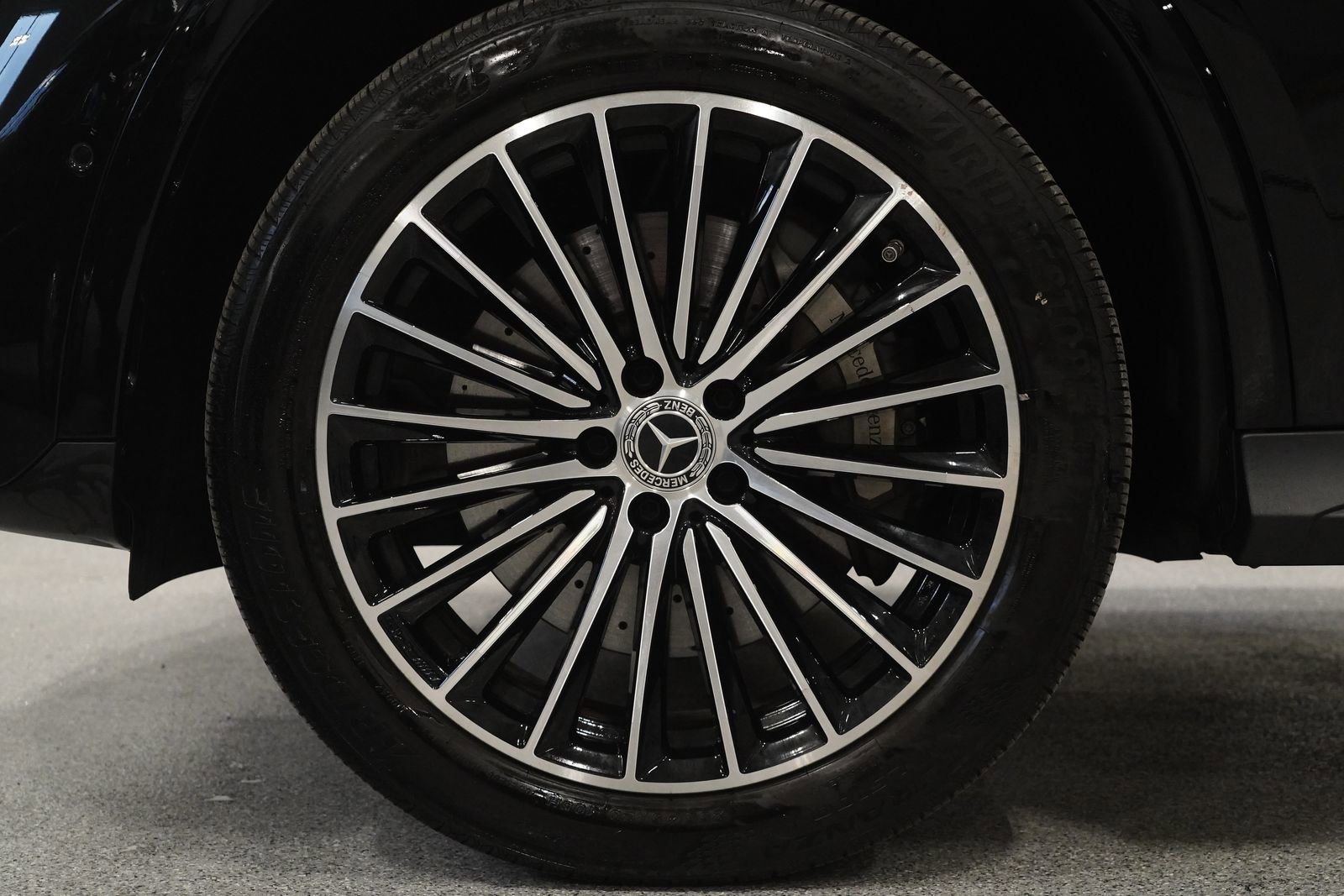 Used 2025 Mercedes-Benz GLC 350e 4MATIC image 10