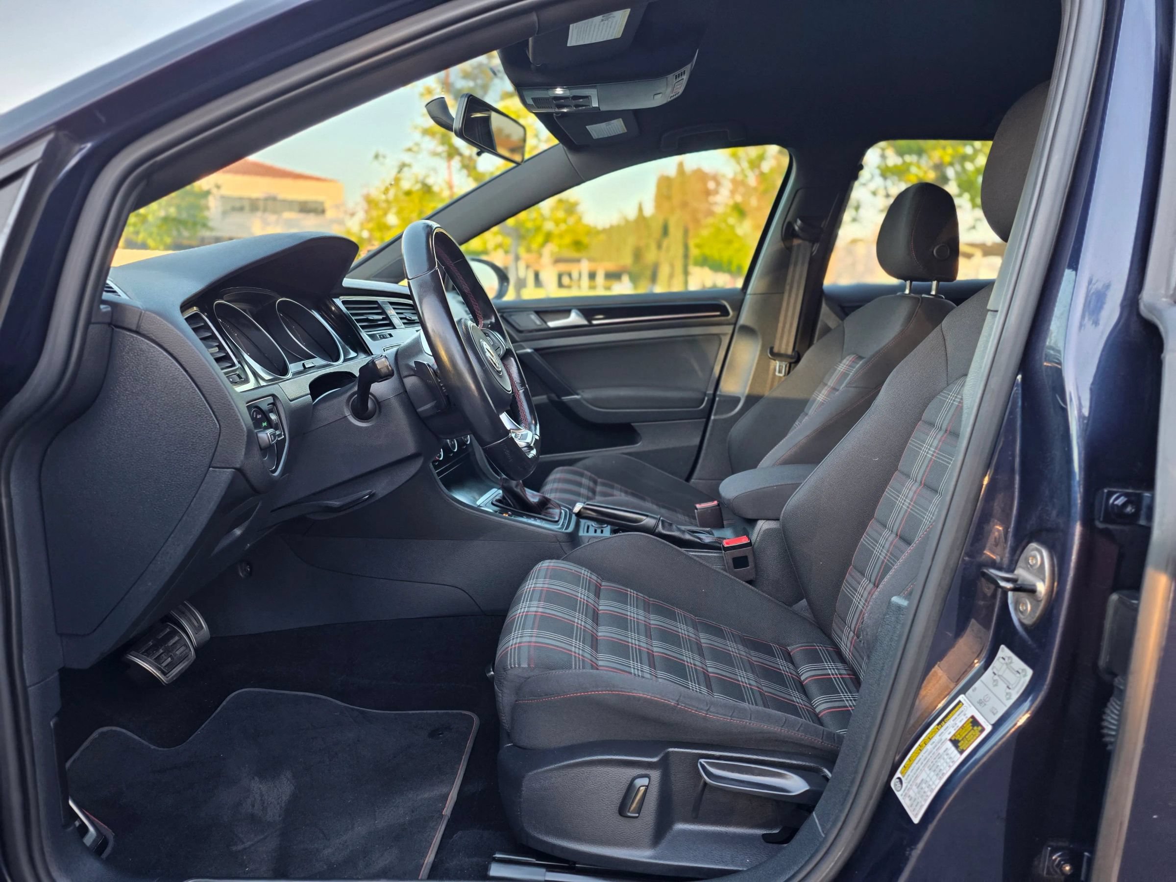 Used 2017 Volkswagen GTI Sport FWD image 16
