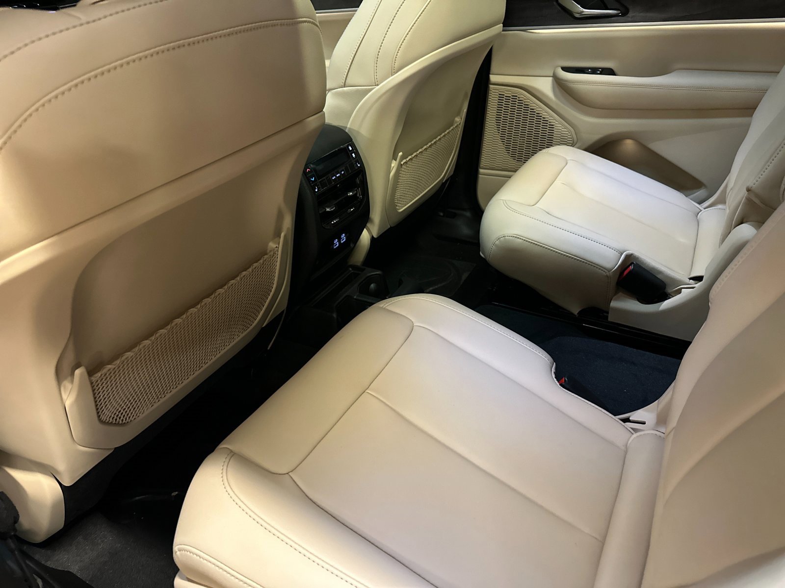 New 2025 Jeep Grand Cherokee L Limited image 11