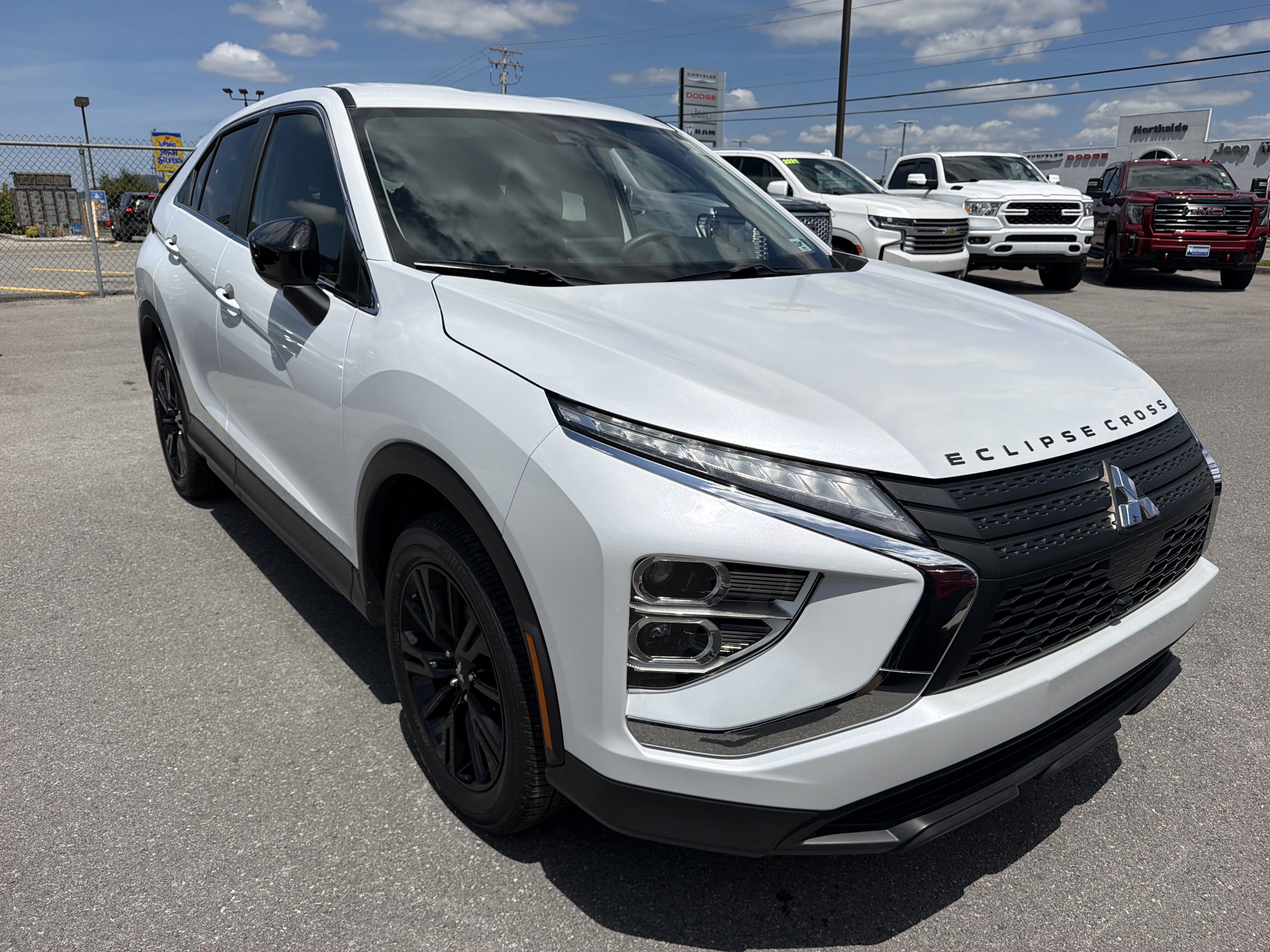 Used 2024 Mitsubishi Eclipse Cross LE AWD/4WD image 3