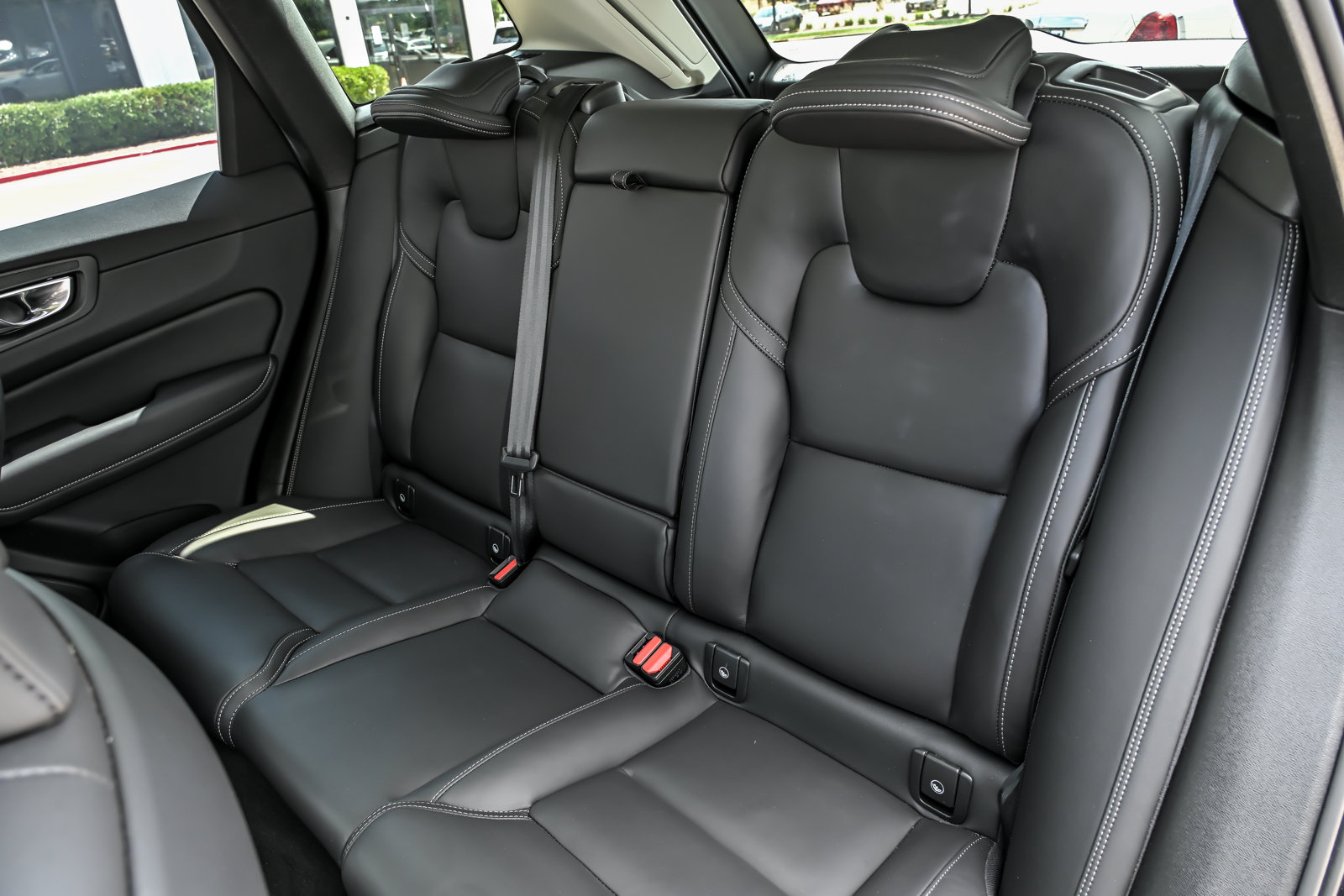 Used 2025 Volvo XC60 B5 Ultra w/ Protection Package Premier AWD/4WD image 23