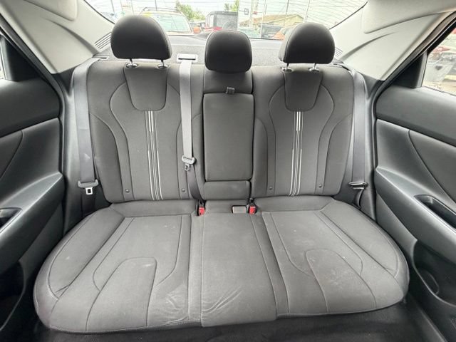 Used 2022 Hyundai Elantra SEL w/ Convenience + Premium Package FWD image 17