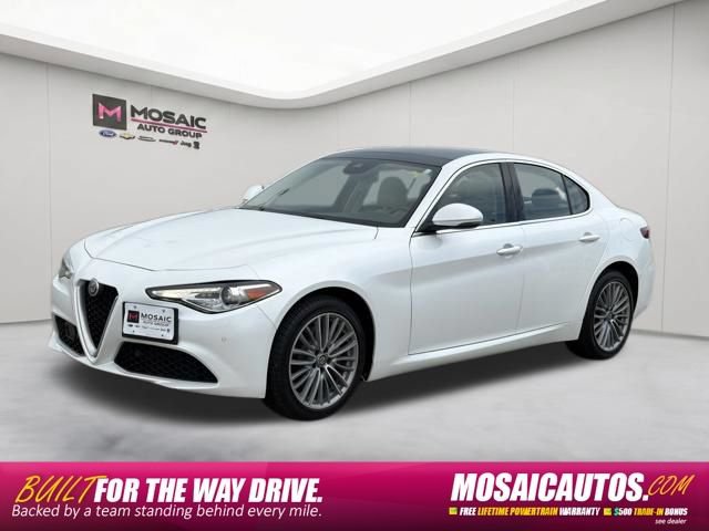 Used 2019 Alfa Romeo Giulia Ti w/ Quick Order Package 22X Lusso AWD/4WD image 3