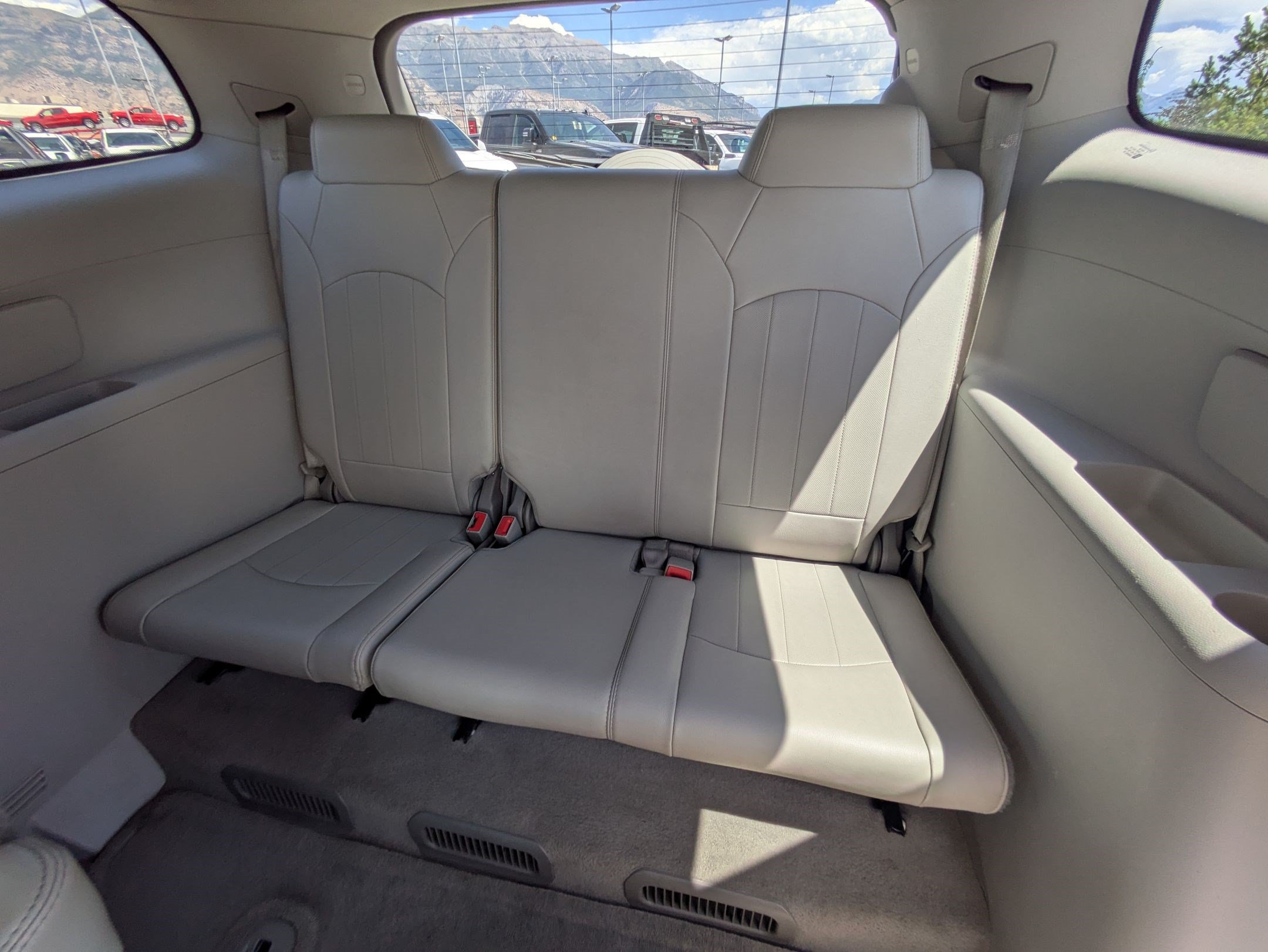 Used 2017 Buick Enclave Leather AWD/4WD image 27