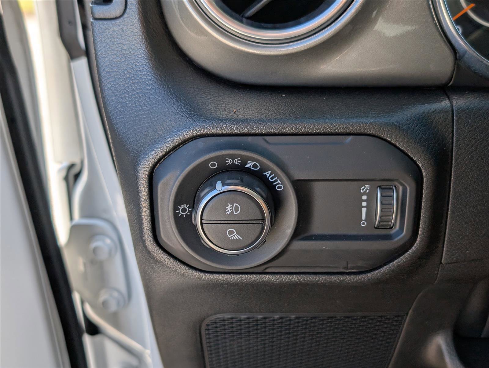 Used 2023 Jeep Gladiator Overland image 20