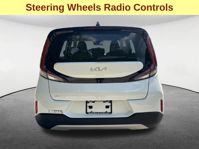 Used 2025 Kia Soul LX FWD image 11