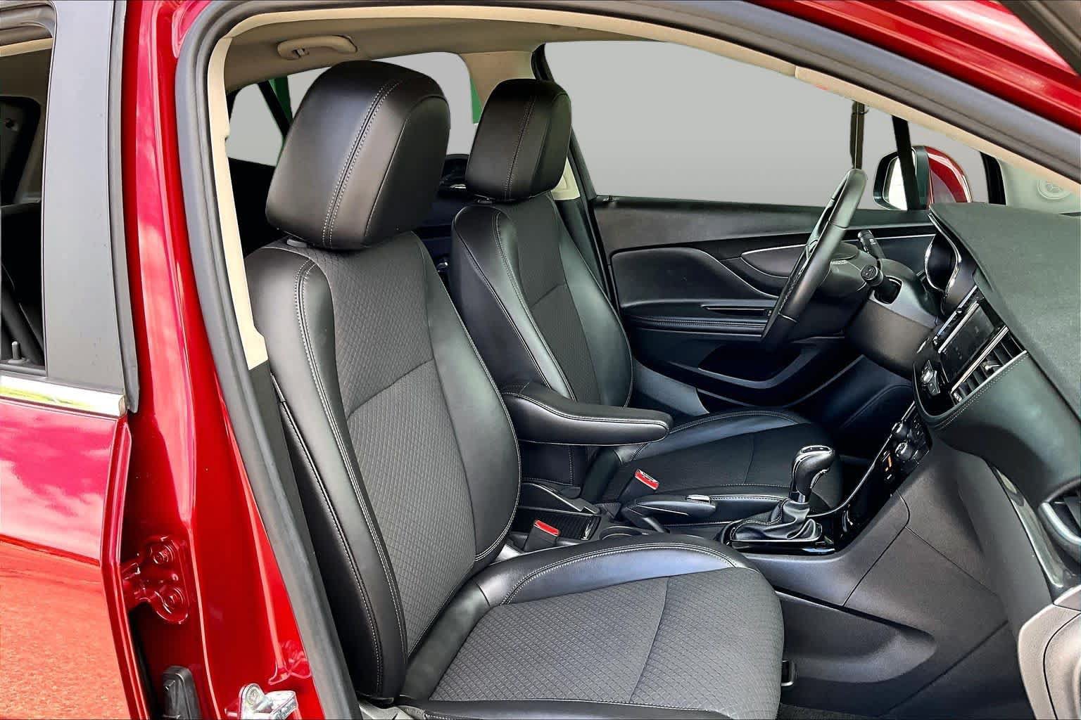 Used 2022 Buick Encore Preferred w/ Safety Package AWD/4WD image 8
