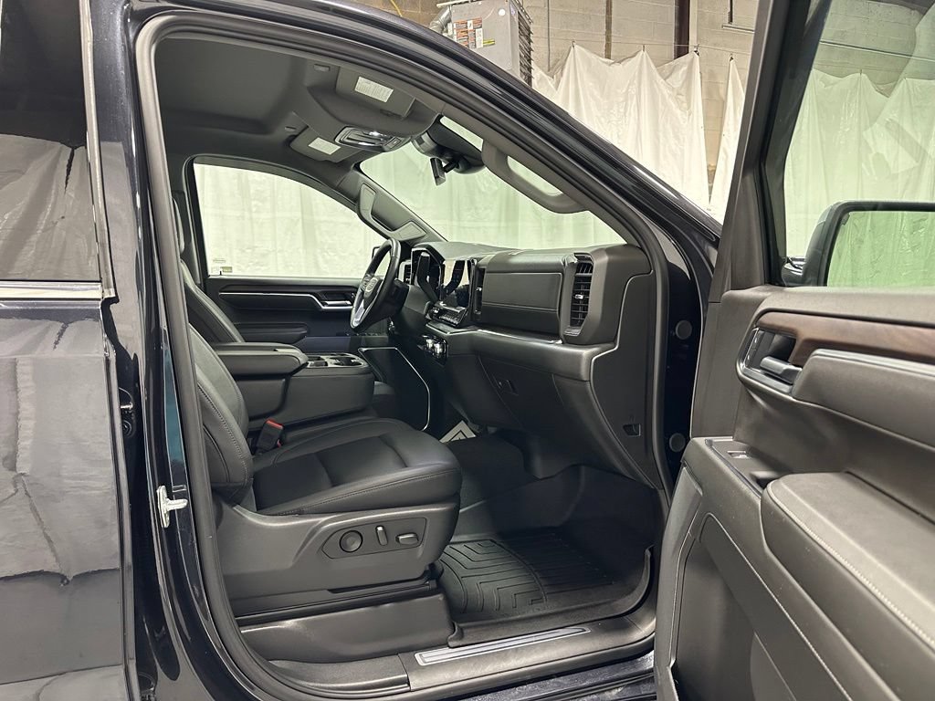 Used 2025 GMC Sierra 1500 SLT AWD/4WD image 58