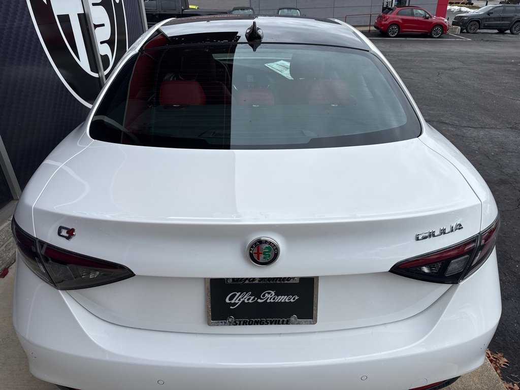 New 2025 Alfa Romeo Giulia AWD w/ Veloce Package AWD image 7