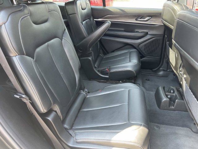 Used 2023 Jeep Grand Cherokee L Limited AWD/4WD image 22