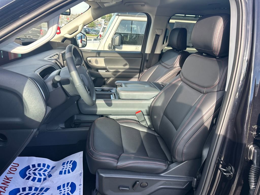 Used 2025 Ford Expedition Active image 11