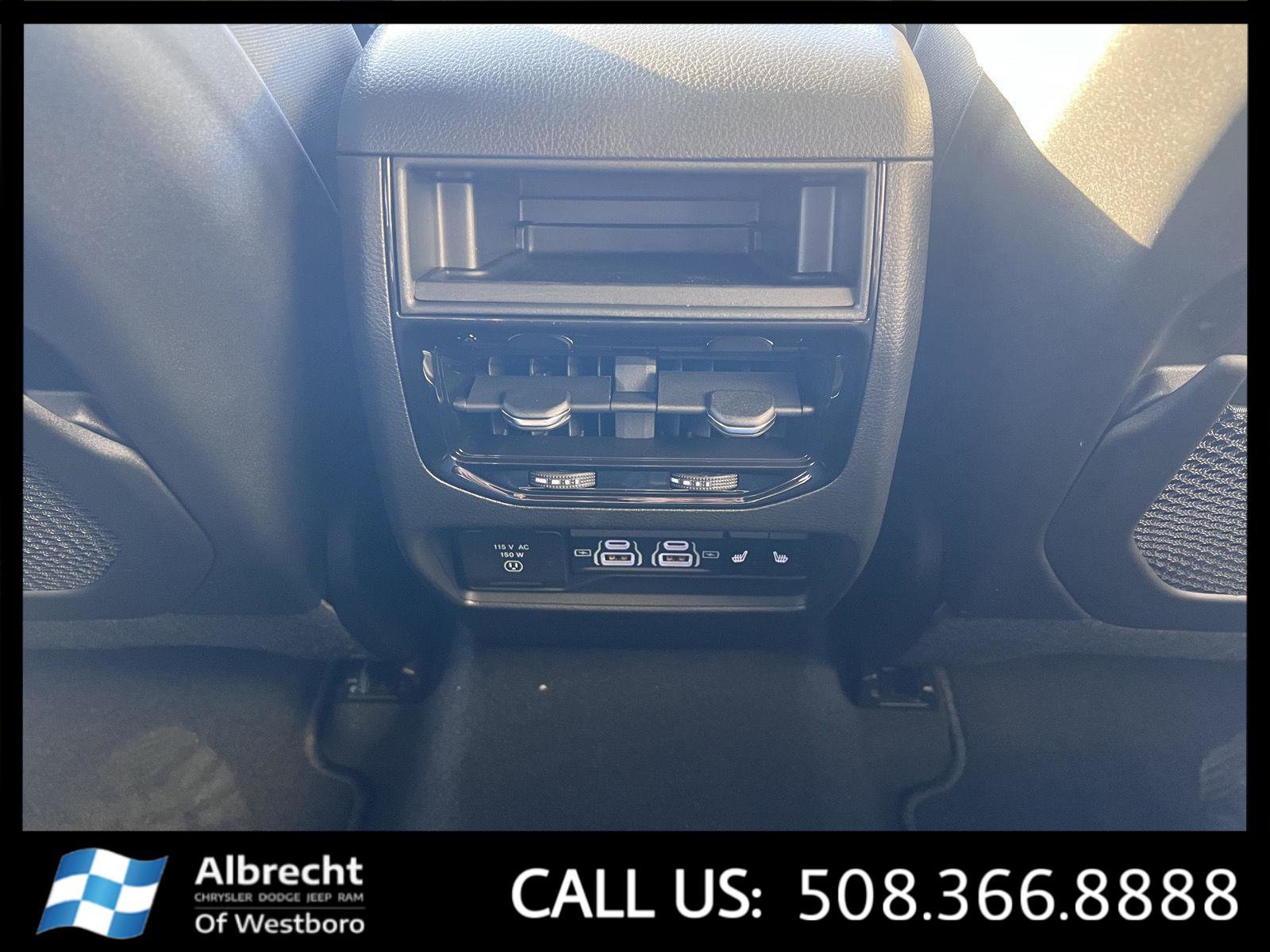 New 2025 Jeep Grand Cherokee Limited w/ Luxury Tech Group II image 19