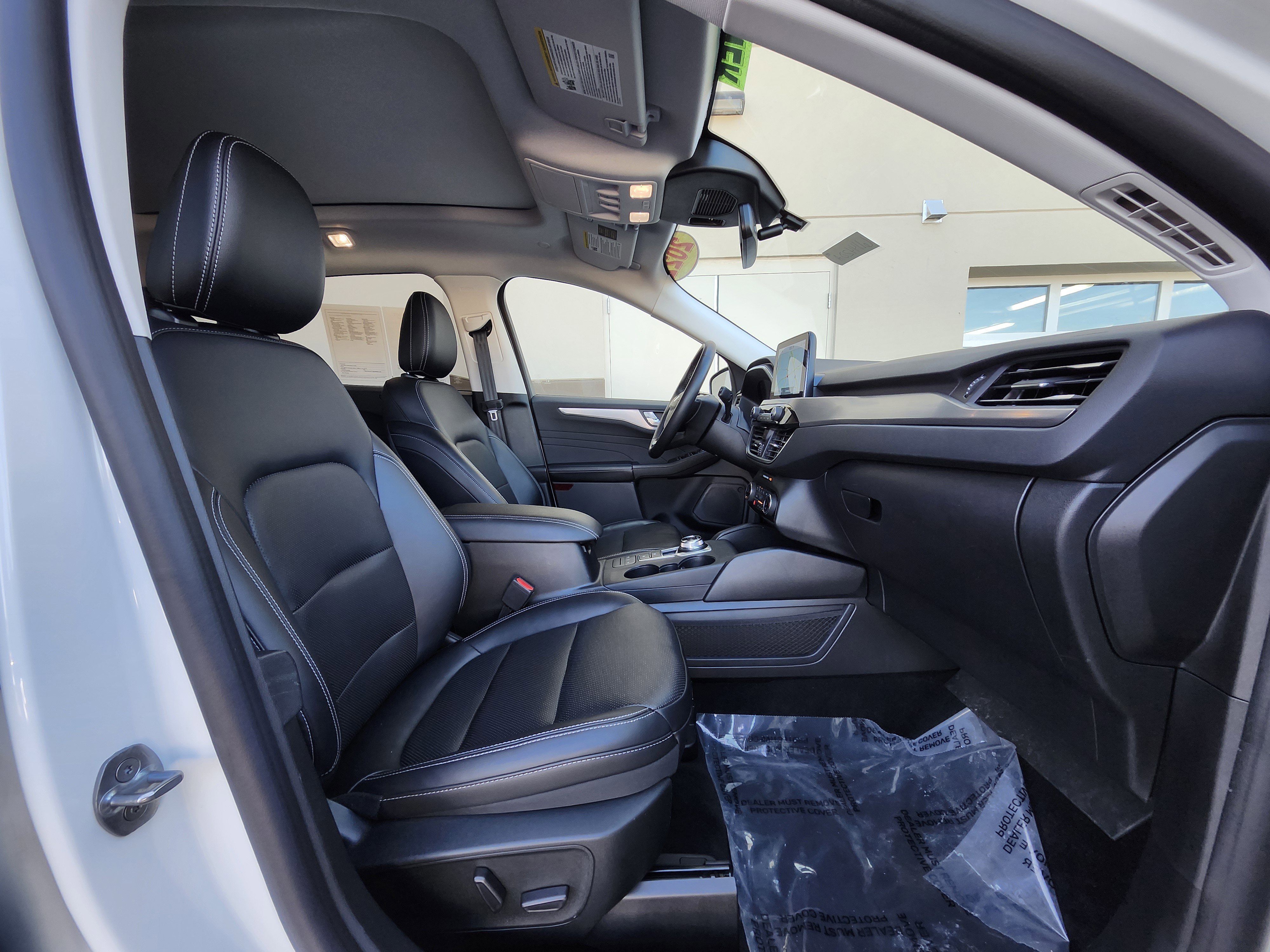 Used 2022 Ford Escape Titanium w/ Class II Trailer Tow Package image 25