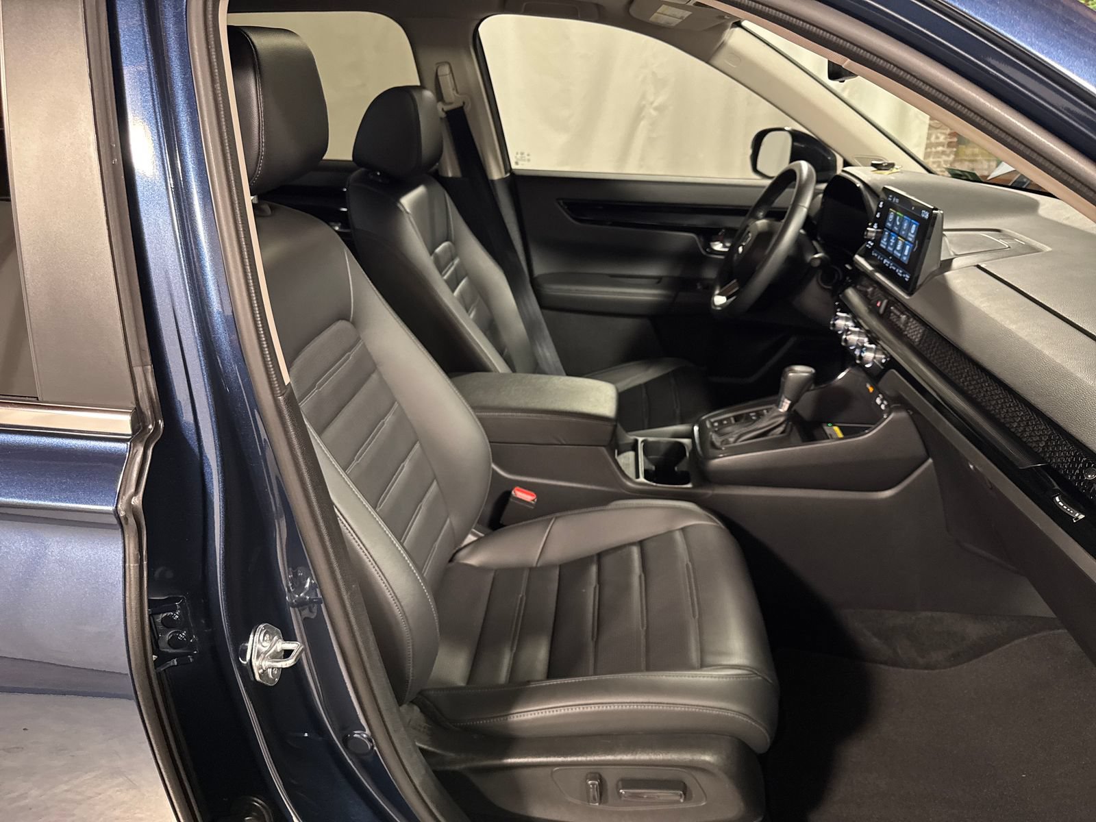 Used 2024 Honda CR-V EX-L image 25
