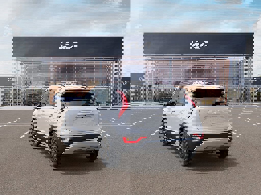 New 2025 Kia Niro LX image 4