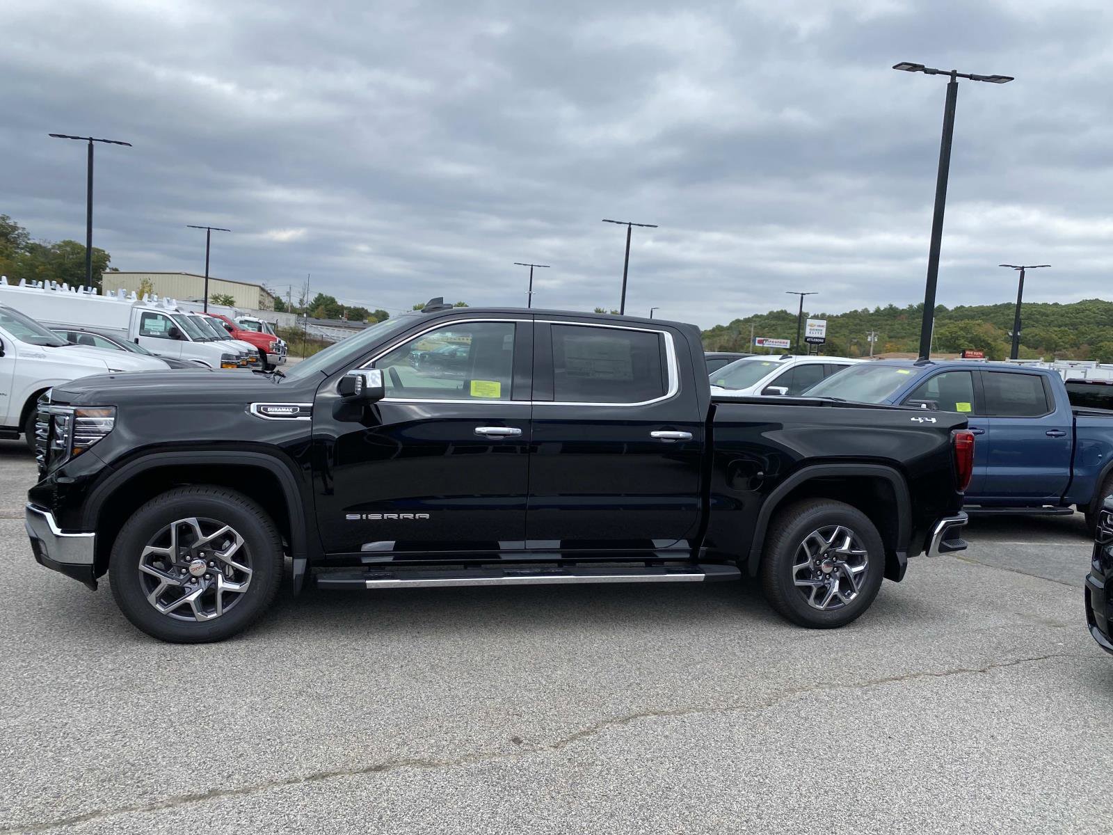 New 2026 GMC Sierra 1500 SLT w/ SLT Premium Package image 2