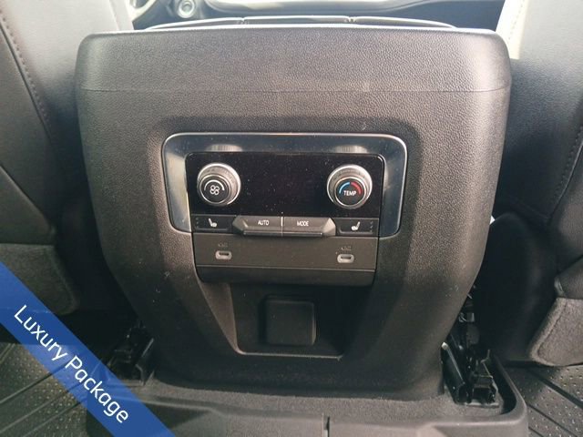 Used 2023 Chevrolet Suburban Z71 w/ Luxury Package image 16