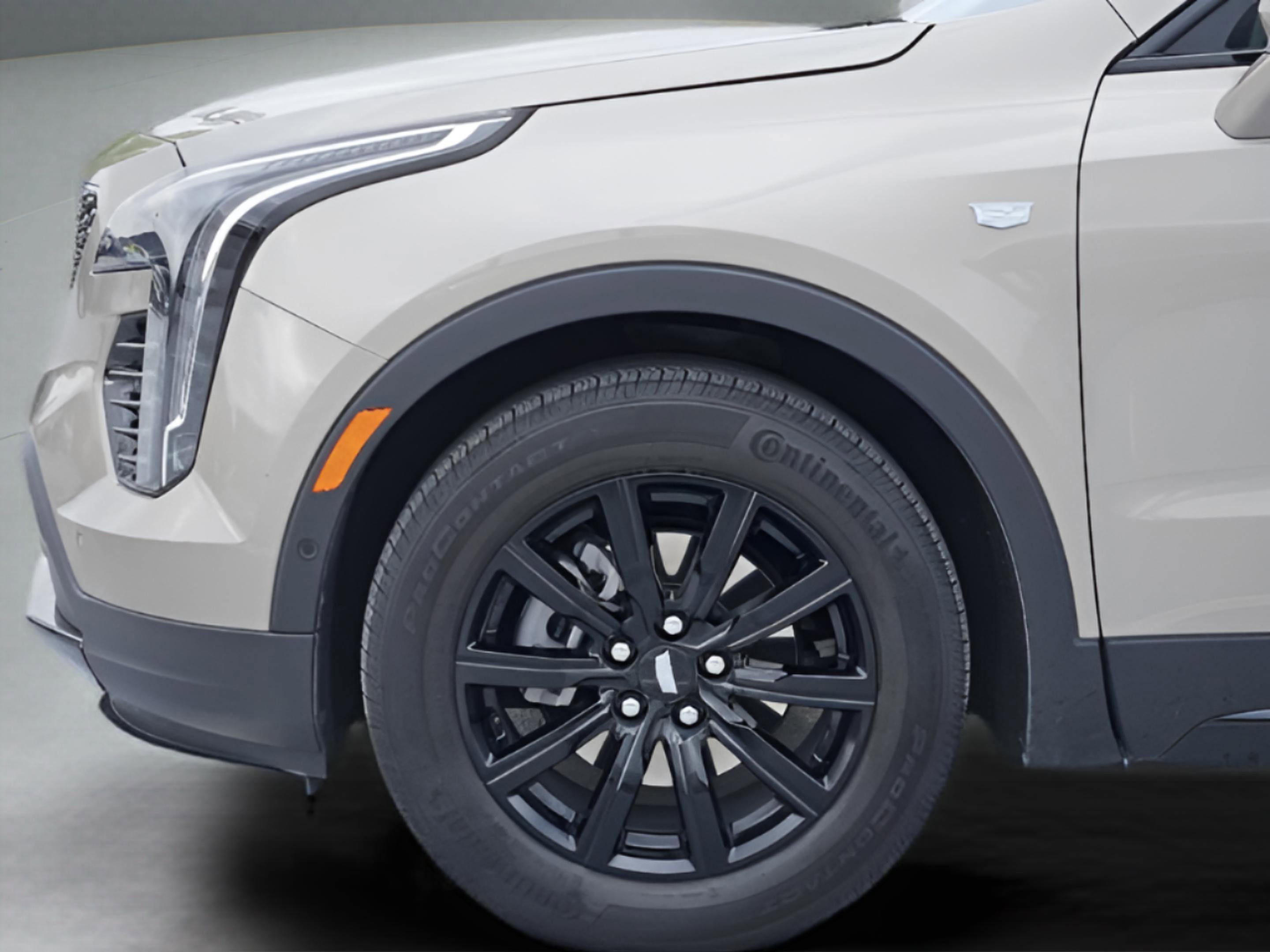 Used 2022 Cadillac XT4 Sport w/ Enhanced Visibility Package FWD image 30