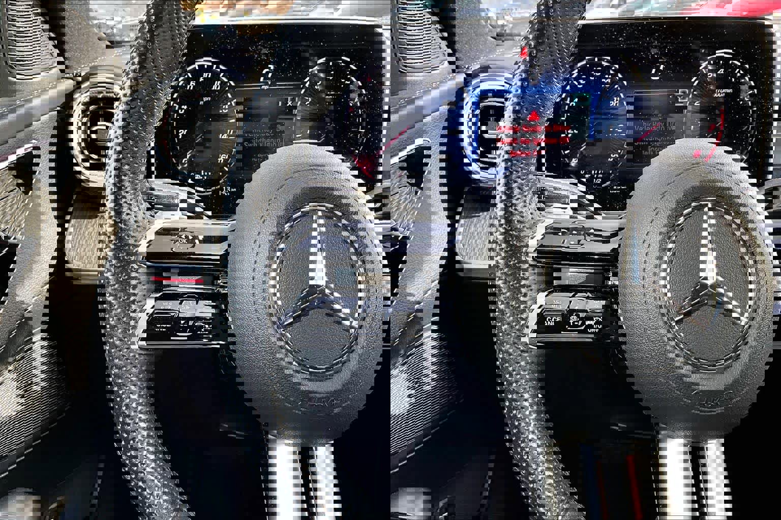 Used 2023 Mercedes-Benz C 300 4MATIC Sedan image 23