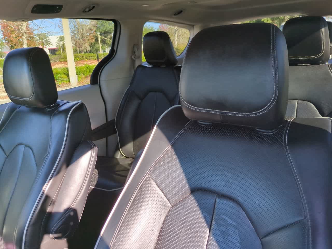Used 2022 Chrysler Pacifica Limited FWD image 8