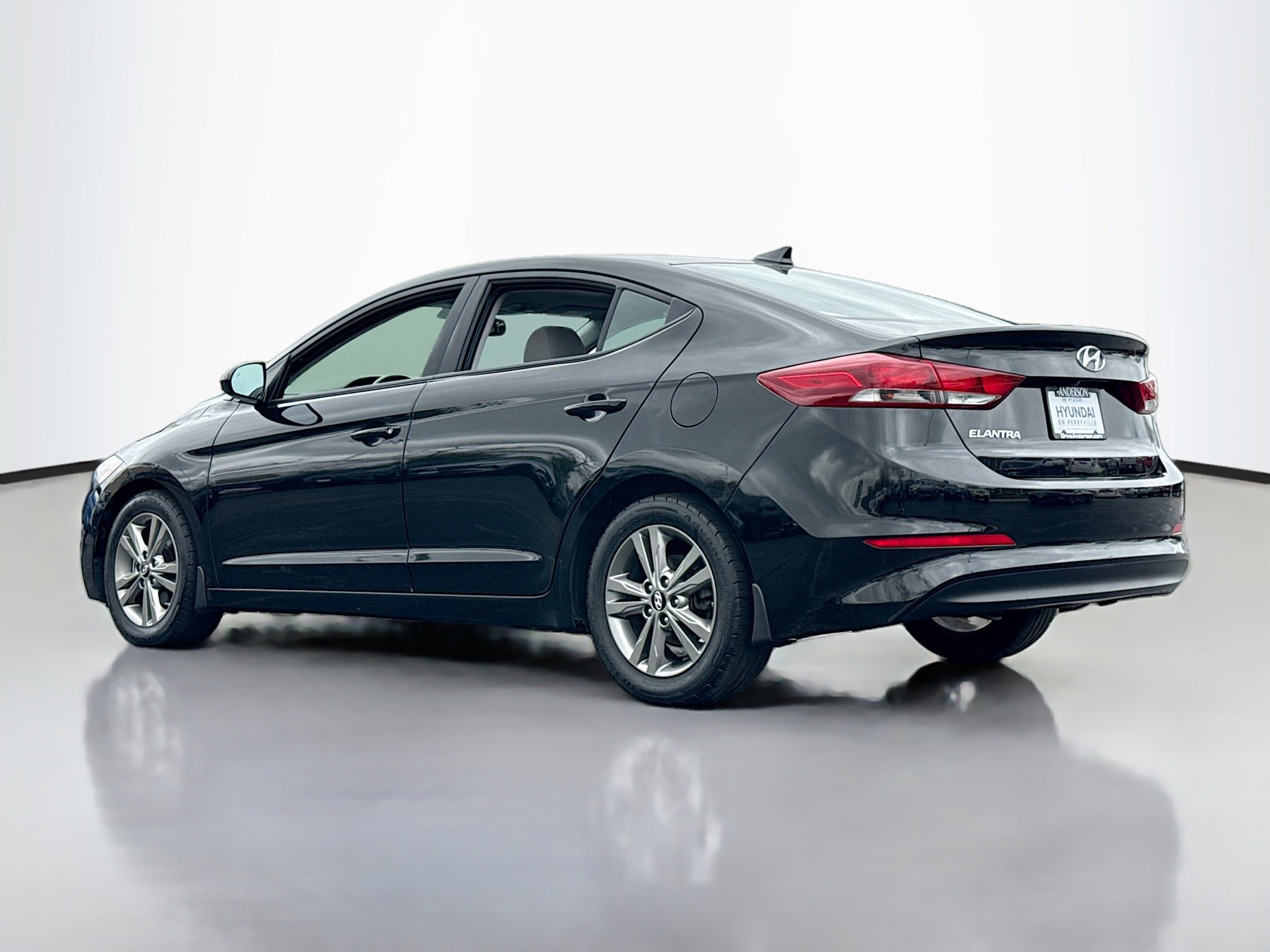Used 2018 Hyundai Elantra Value Edition FWD image 12