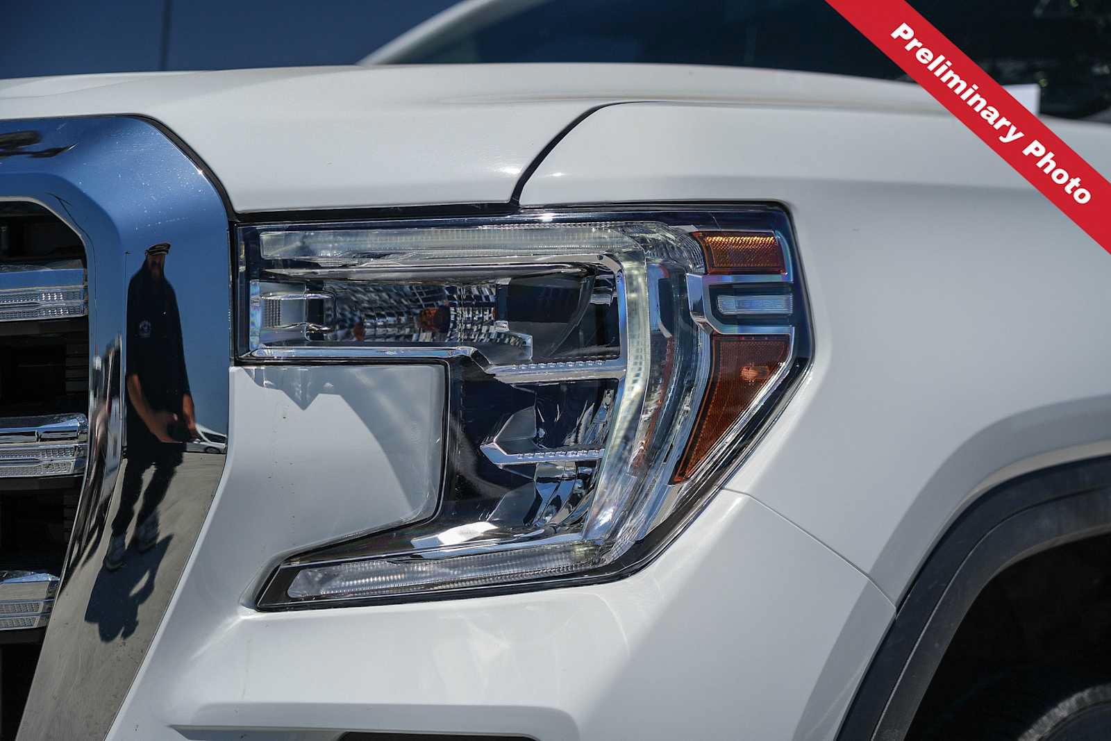 Used 2022 GMC Sierra 1500 SLE AWD/4WD image 2
