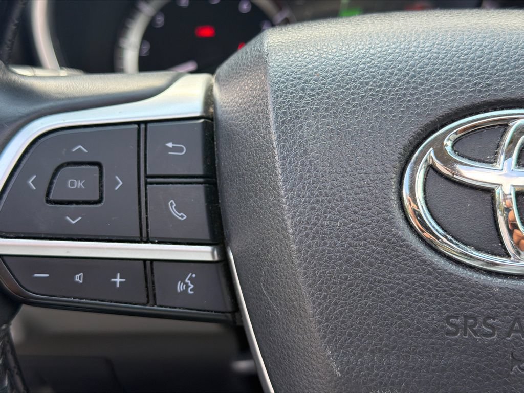 Used 2023 Toyota Highlander XLE FWD image 25