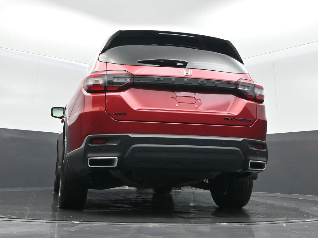 Certified 2025 Honda Pilot Black Edition image 20