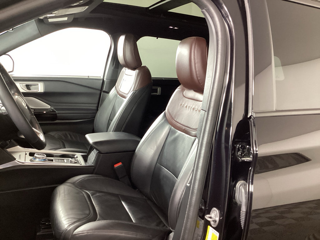 Used 2023 Ford Explorer Platinum w/ Technology Package image 29