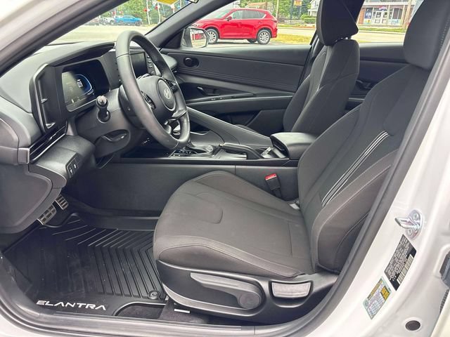 Certified 2025 Hyundai Elantra Sport FWD image 10