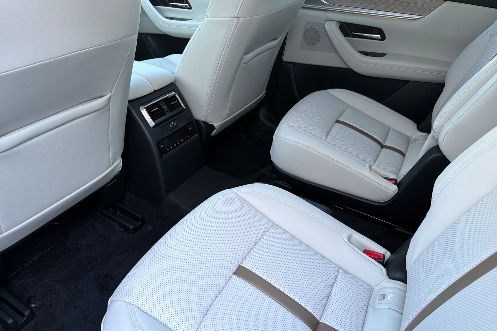 New 2026 MAZDA CX-90 Plug-In Hybrid w/ Premium Plus image 13