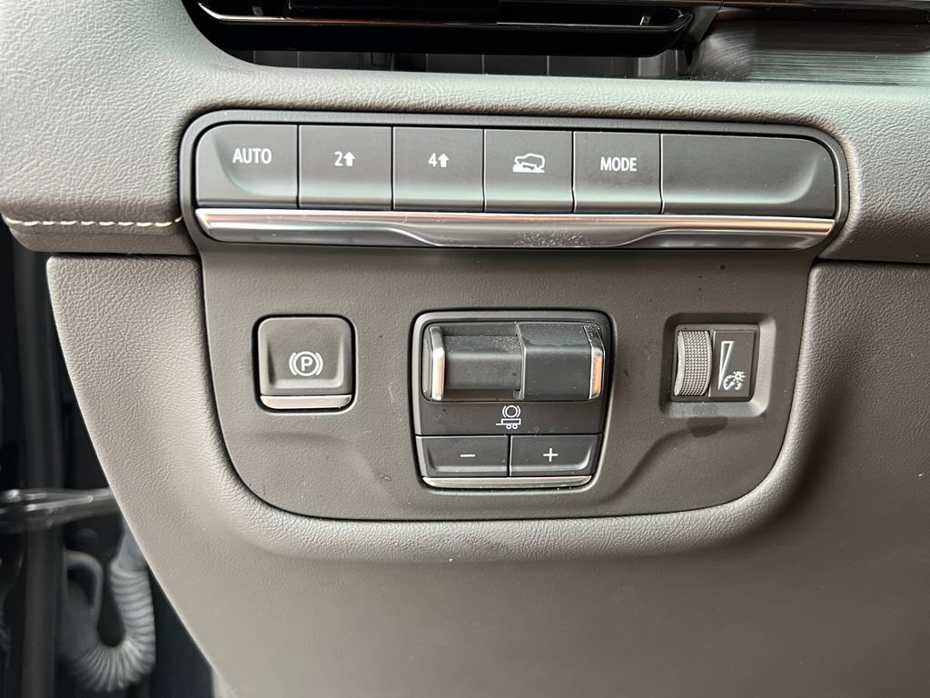 Used 2024 Cadillac Escalade ESV Sport AWD/4WD image 25