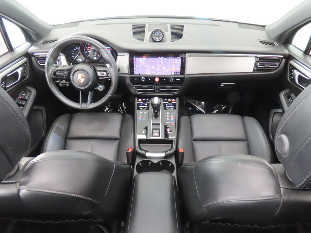 Certified 2026 Porsche Macan AWD/4WD image 14