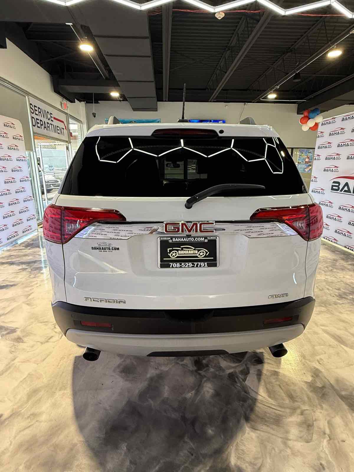 Used 2017 GMC Acadia SLT image 4
