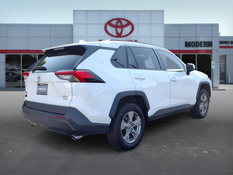Used 2024 Toyota RAV4 XLE AWD/4WD image 5
