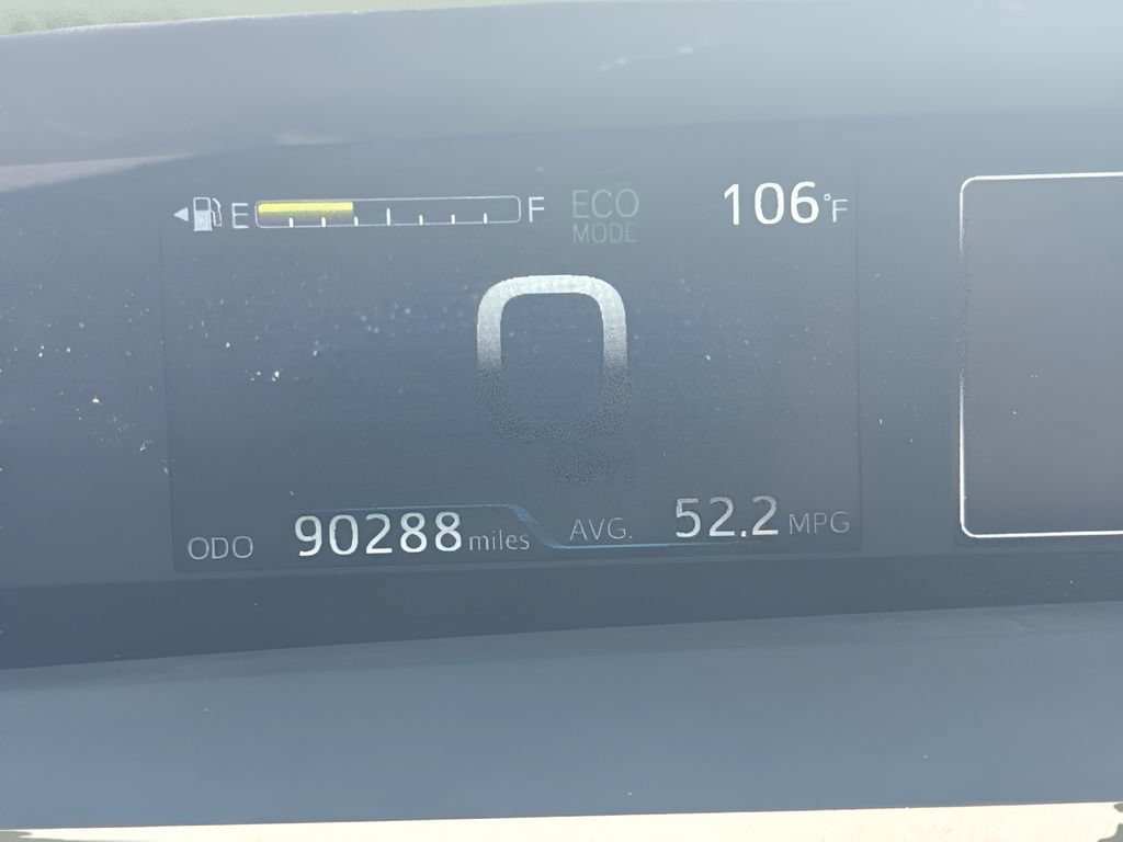 Used 2021 Toyota Prius LE FWD image 11