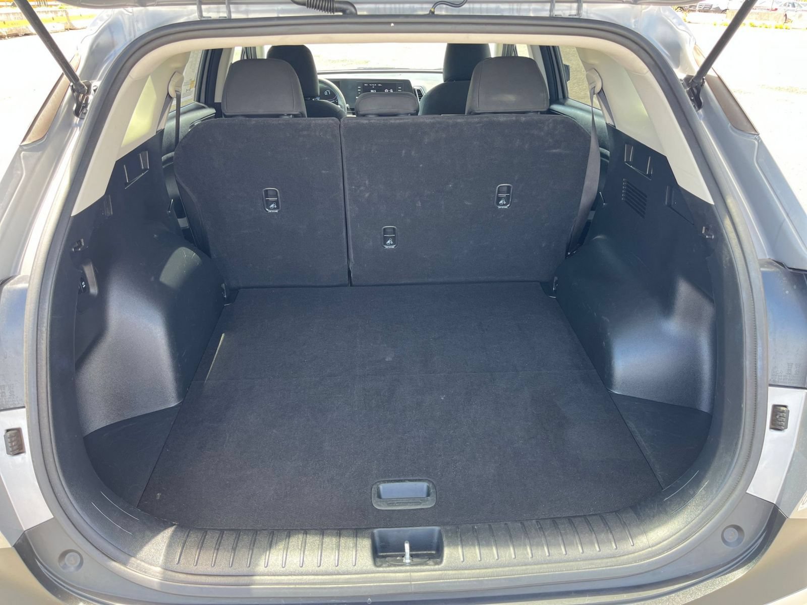 Used 2025 Kia Sportage LX FWD image 25