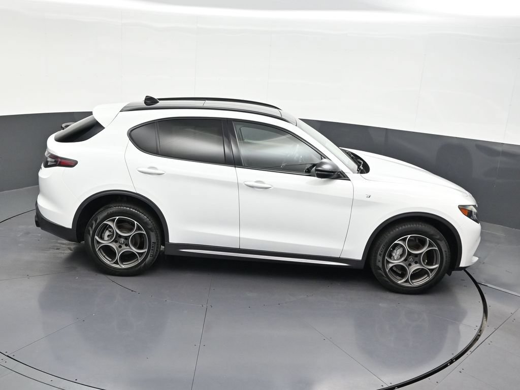 Used 2024 Alfa Romeo Stelvio Ti AWD/4WD image 20
