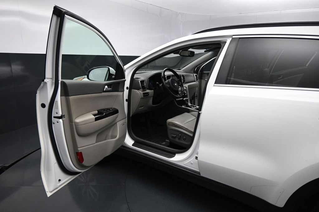 Used 2018 Kia Sportage EX w/ EX Technology Package FWD image 8