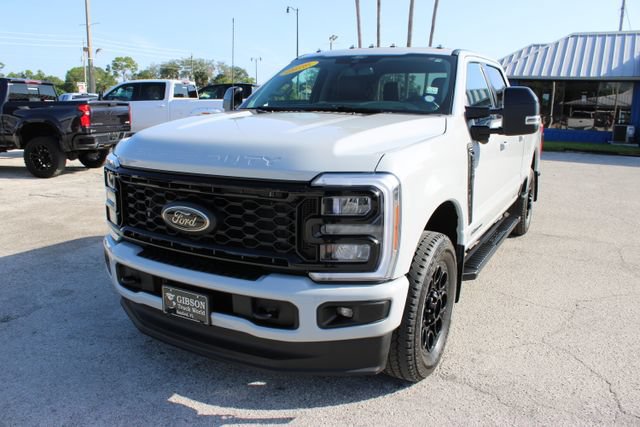 Used 2026 Ford F250 Lariat w/ Black Appearance Package AWD/4WD image 3