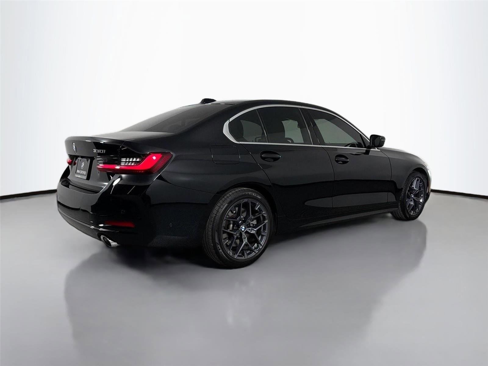 Certified 2025 BMW 330i Sedan w/ Convenience Package RWD image 6