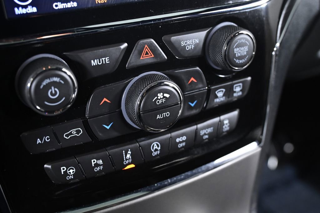 Used 2020 Jeep Grand Cherokee Limited w/ Premium Lighting Group image 20